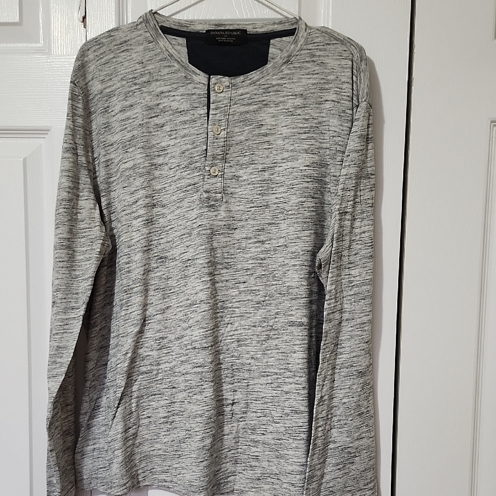 Banana Republic Heathered Gray Long Sleeve Henley